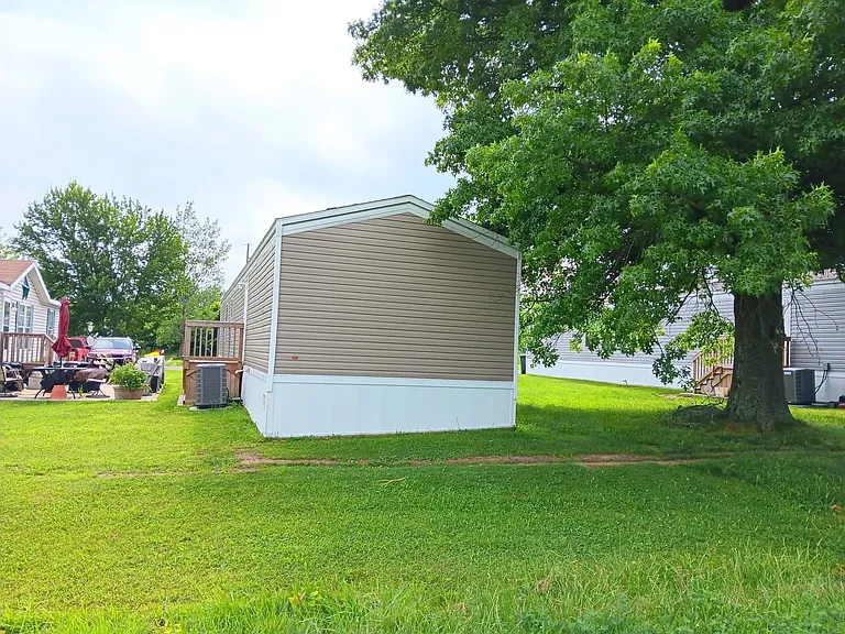 15 Locust St — Photo 7