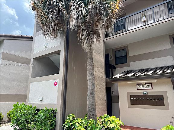 2nd image of 9794 Nob Hill Ct #9794