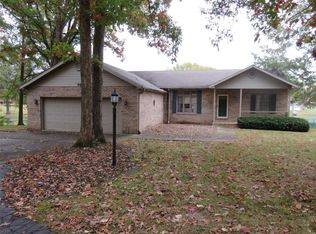 76 Shady Oak Dr, Godfrey, IL 62035