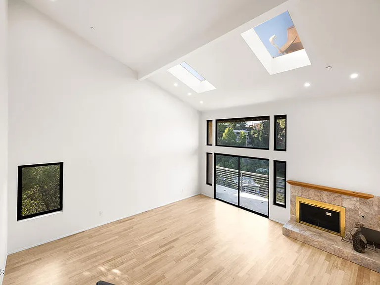 534 Alta Vista Ave — Photo 16