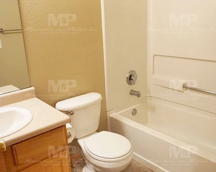 1221 University Ave #B204 — Photo 9