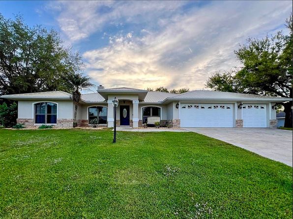 14 Meadowlake Cir S