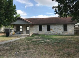 107 Shaw Ave, Fredericksburg, TX 78624