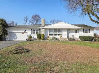 22 Kendall Ter E, Danbury, CT 06811