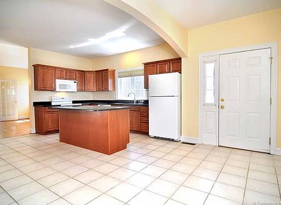 4th image of 69 Hunt Glen Dr #69