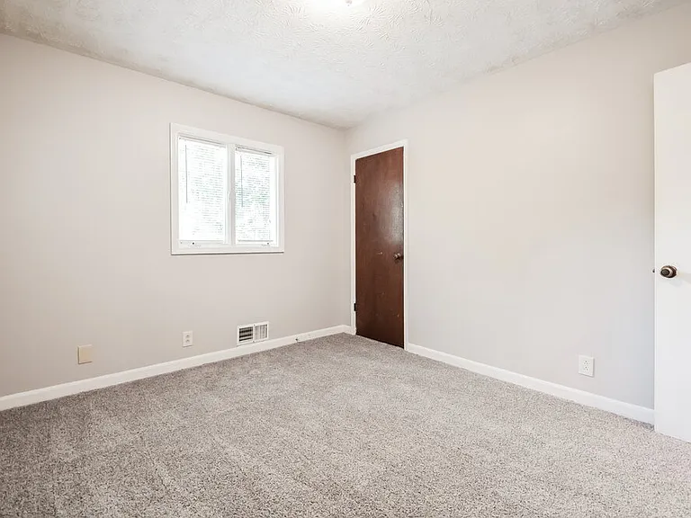 2725 Westford Ct — Photo 14