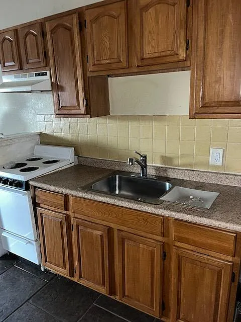 Building Photo - 5634 Walnut St #1