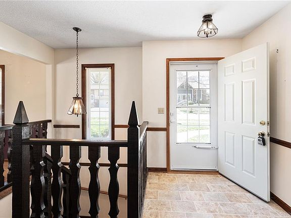 4th image of 1115 Canterbury Ln