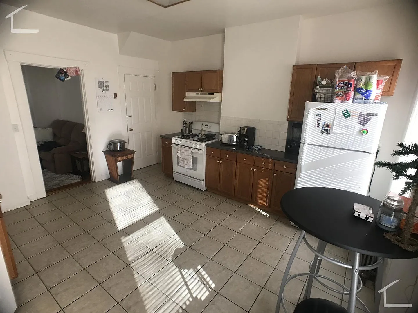 NIce 1 bed in prime BU location — Photo 3