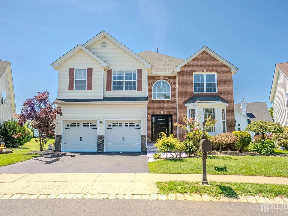 8 Jumping Brook Ct