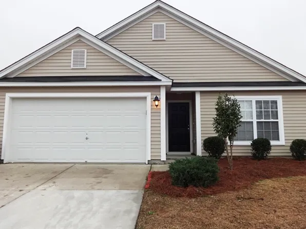 1131 Moss Grove Dr, Moncks Corner, SC 29461