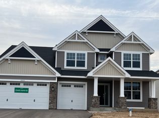 8365 Yearling Trl, Saint Paul, MN 55129