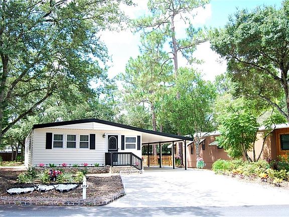 2nd image of 109 E Plantation Blvd