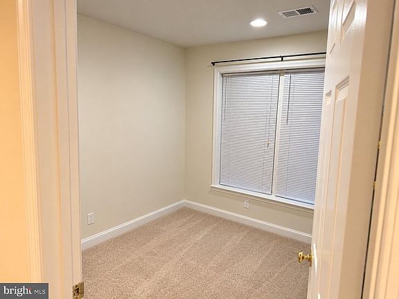 4th image of 8901 Singleleaf Cir