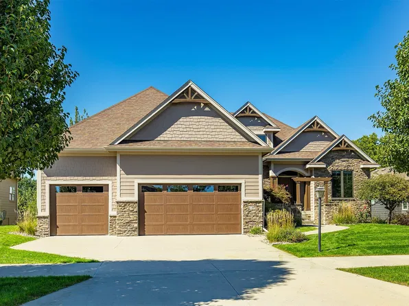 17389 Berkshire Pkwy, Clive, IA 50325