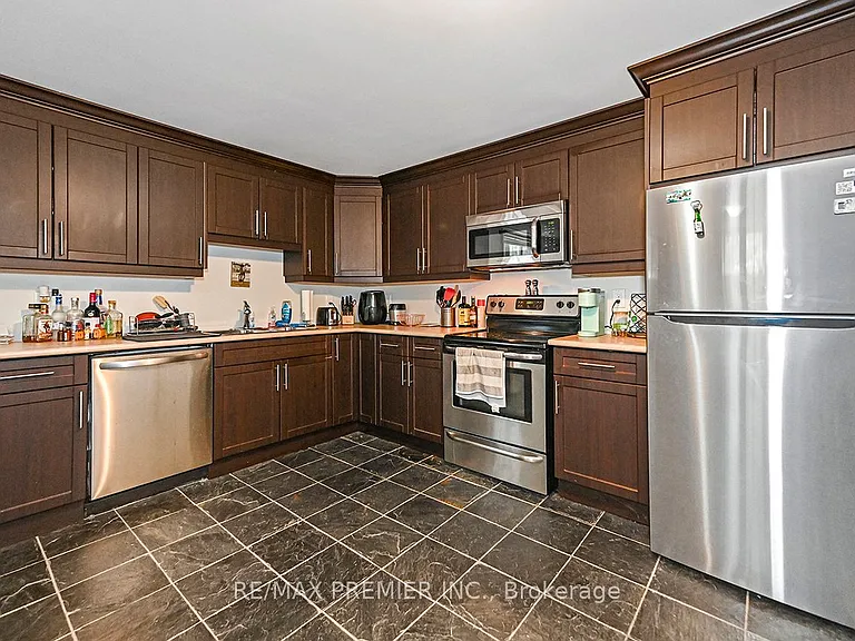 916 Scarlett Rd #BASEMENT — Photo 8
