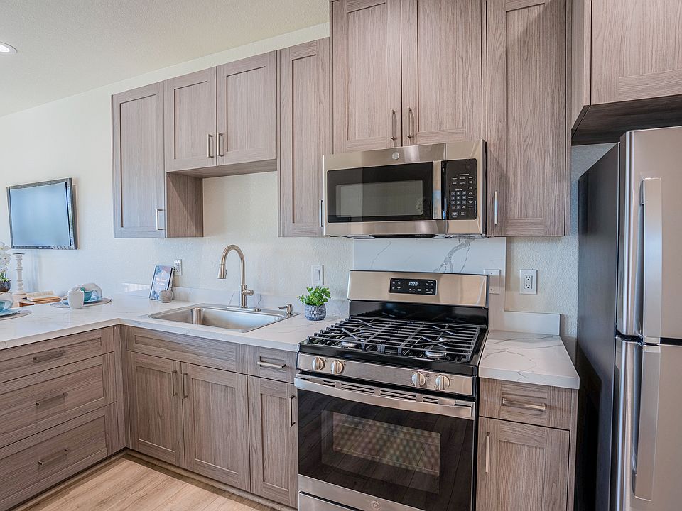 1st image of 649 Stewart St #102