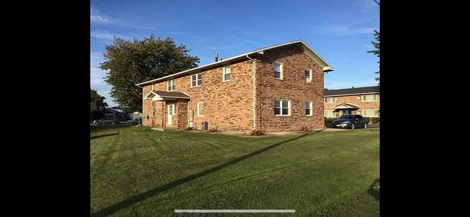 1st image of 104 Orchard Ct APT 1