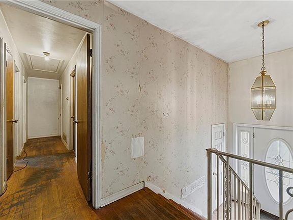 5th image of 2131 Chevy Chase Ln