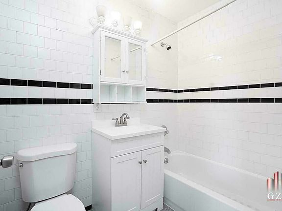 5th image of 1731 Lexington Ave
