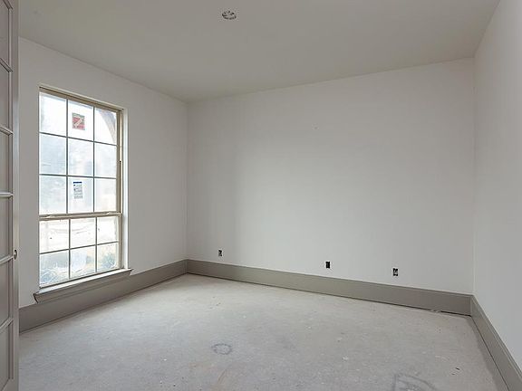 3rd image of 21230 Lucknow Ln