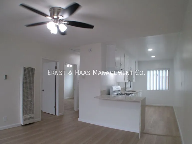 1615 Rose Ave #8 — Photo 2