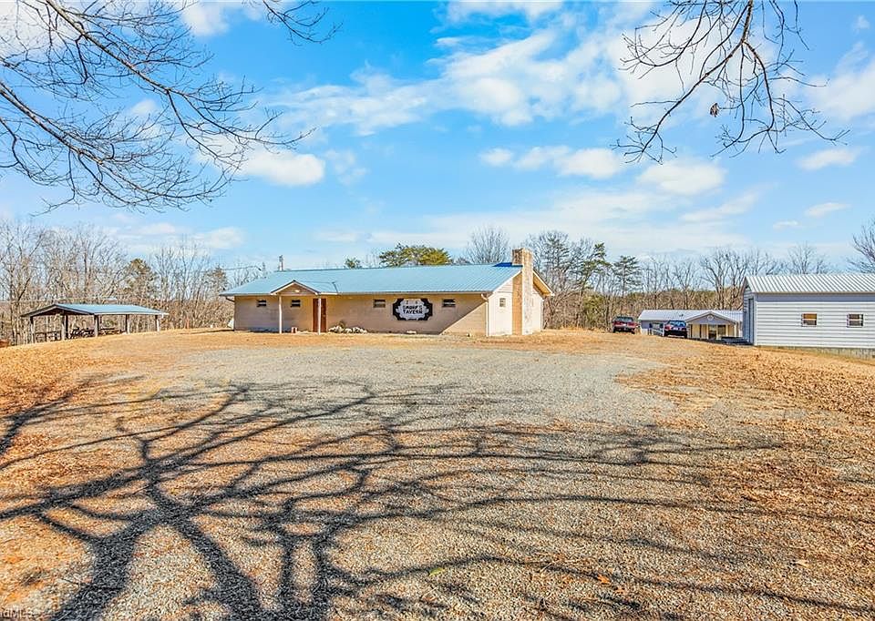 1st image of 1050 Smurf Rd