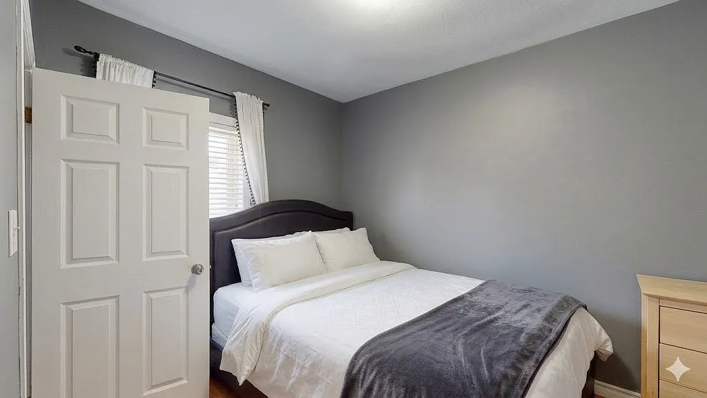 4 bed, 1250 sqft, $4,010 — Photo 3