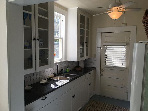 4th image of 212 Camargo St APT 1