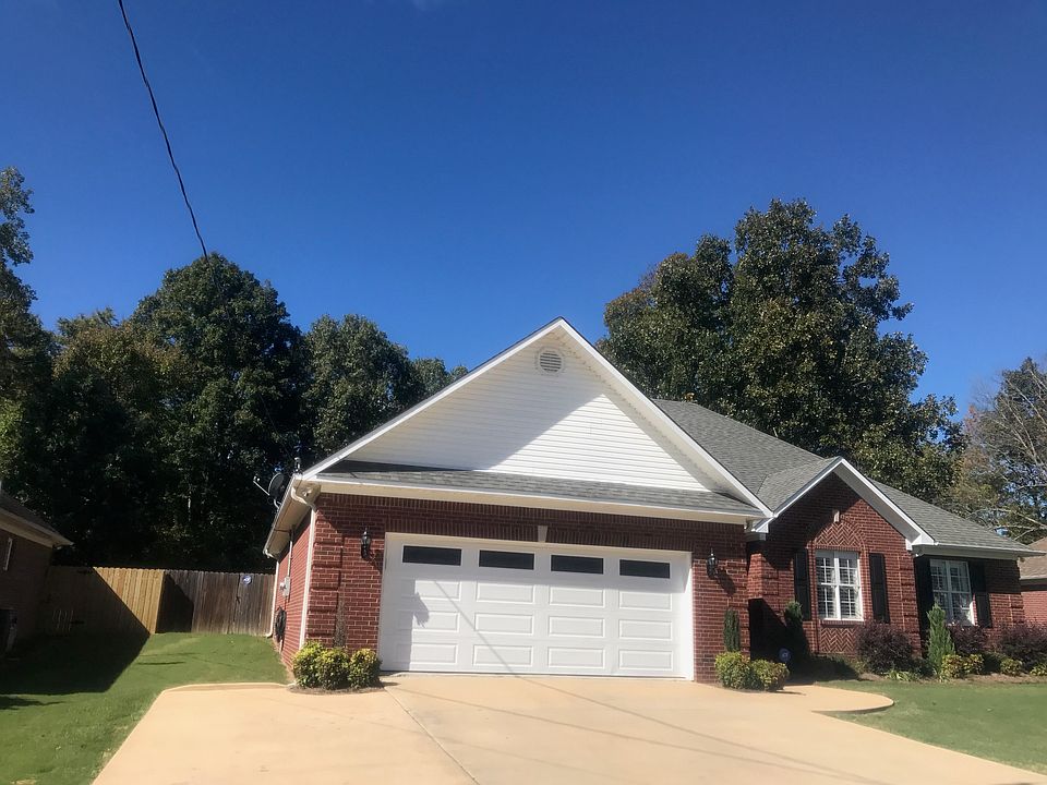 1st image of 120 Oakleigh Dr