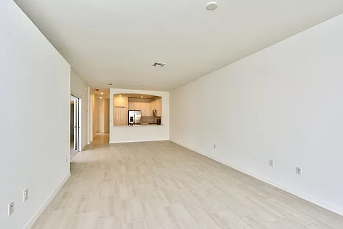 2591 Vine Ave Photo 1