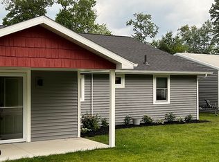 4703 Bradford Dr, Houghton Lake, MI 48629