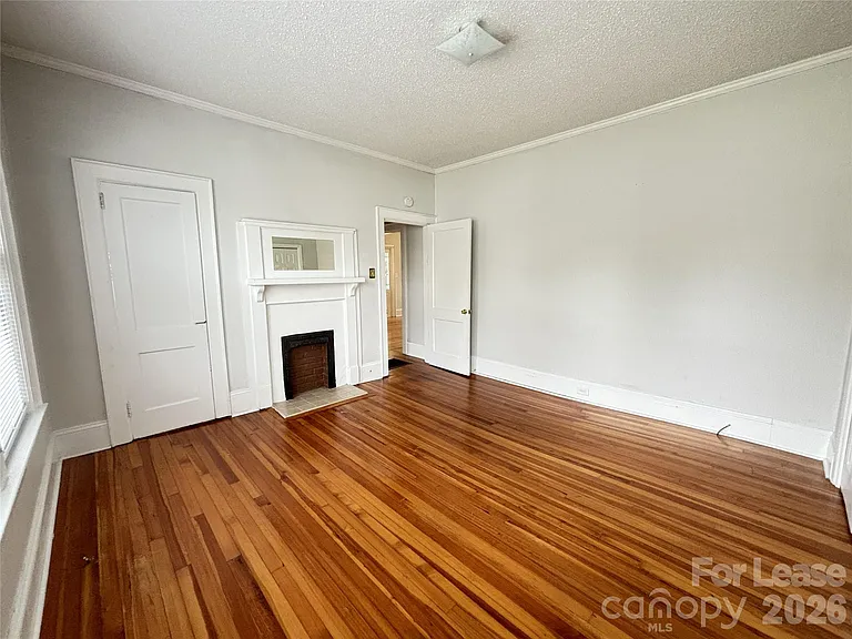 629 N Cedar St — Photo 11