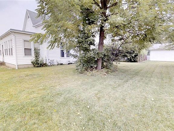 2nd image of 213 E Walnut St