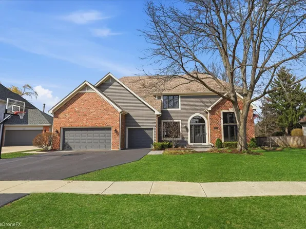 121 Brighton Dr, Wheaton, IL 60189