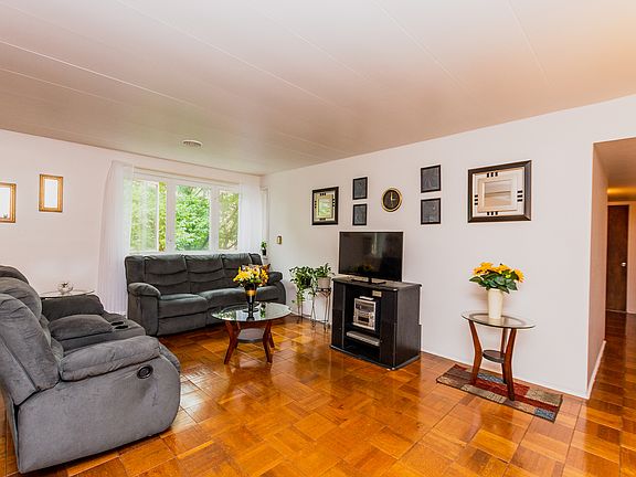 3rd image of 7210 Oak Ave APT 3SE