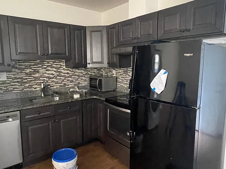 1018 Callowhill St #1B — Photo 2