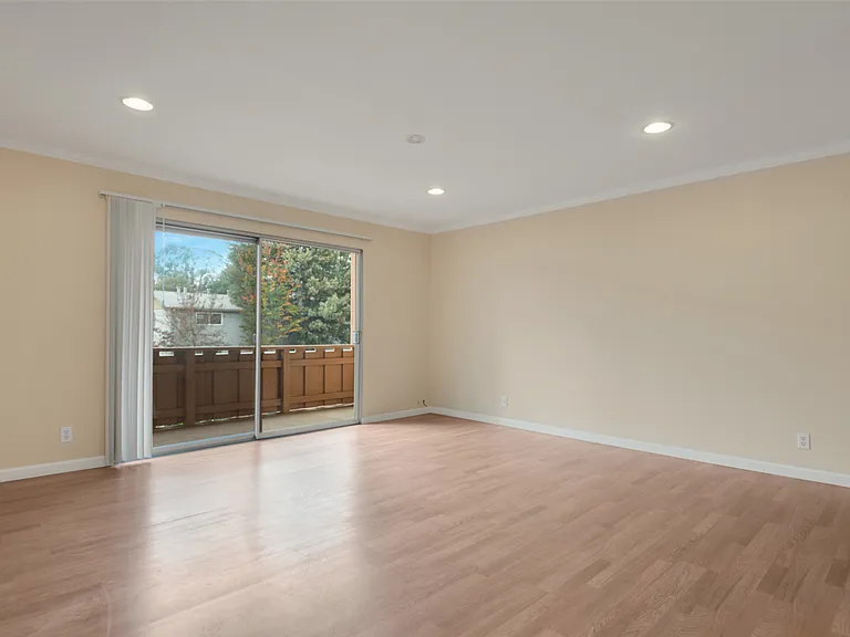 Stanford Garden Apartments — Photo 19