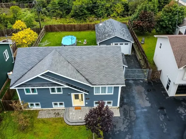 1796 Topsail Road, Paradise, NL A1L2L6