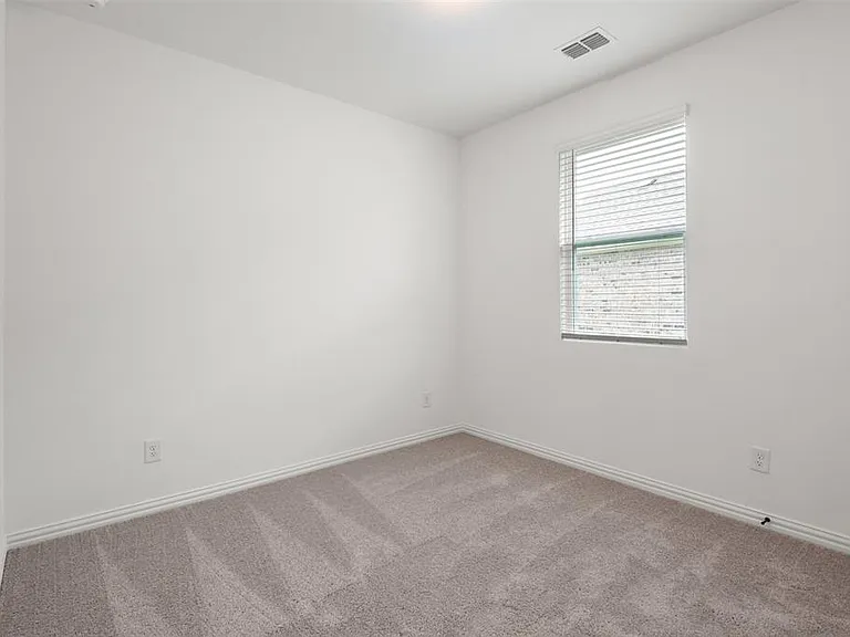 2011 Redtail Dr — Photo 17