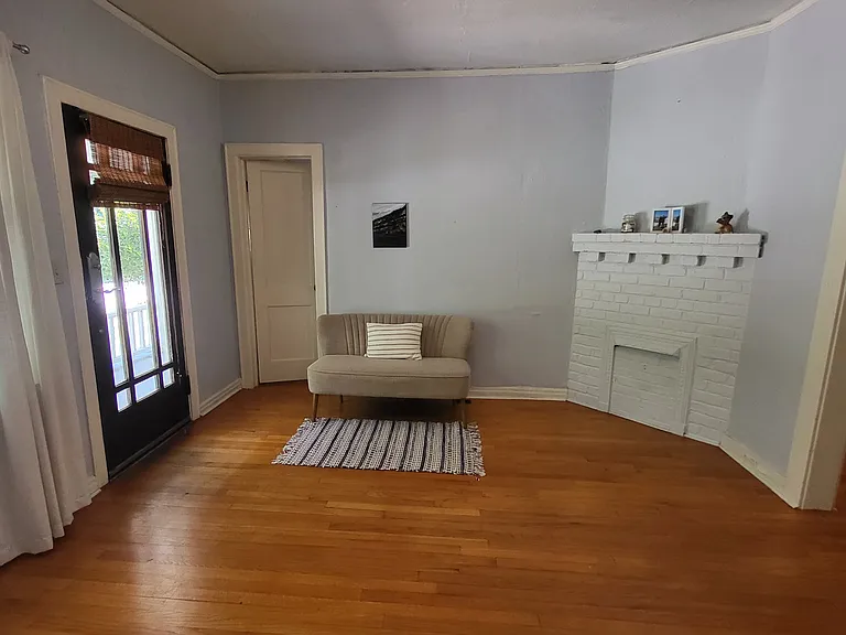 2030 Lakeshore Dr — Photo 5