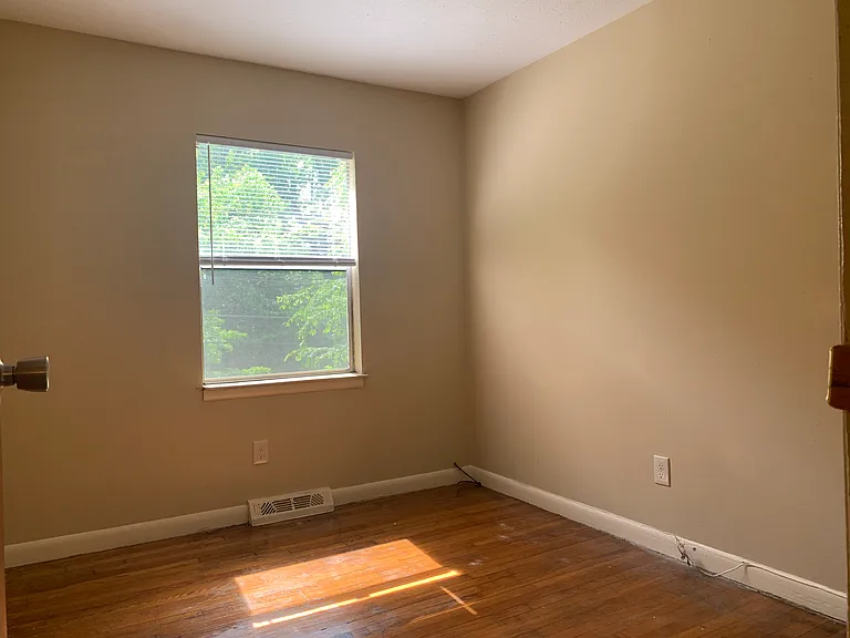 8 Waters Rd — Photo 8