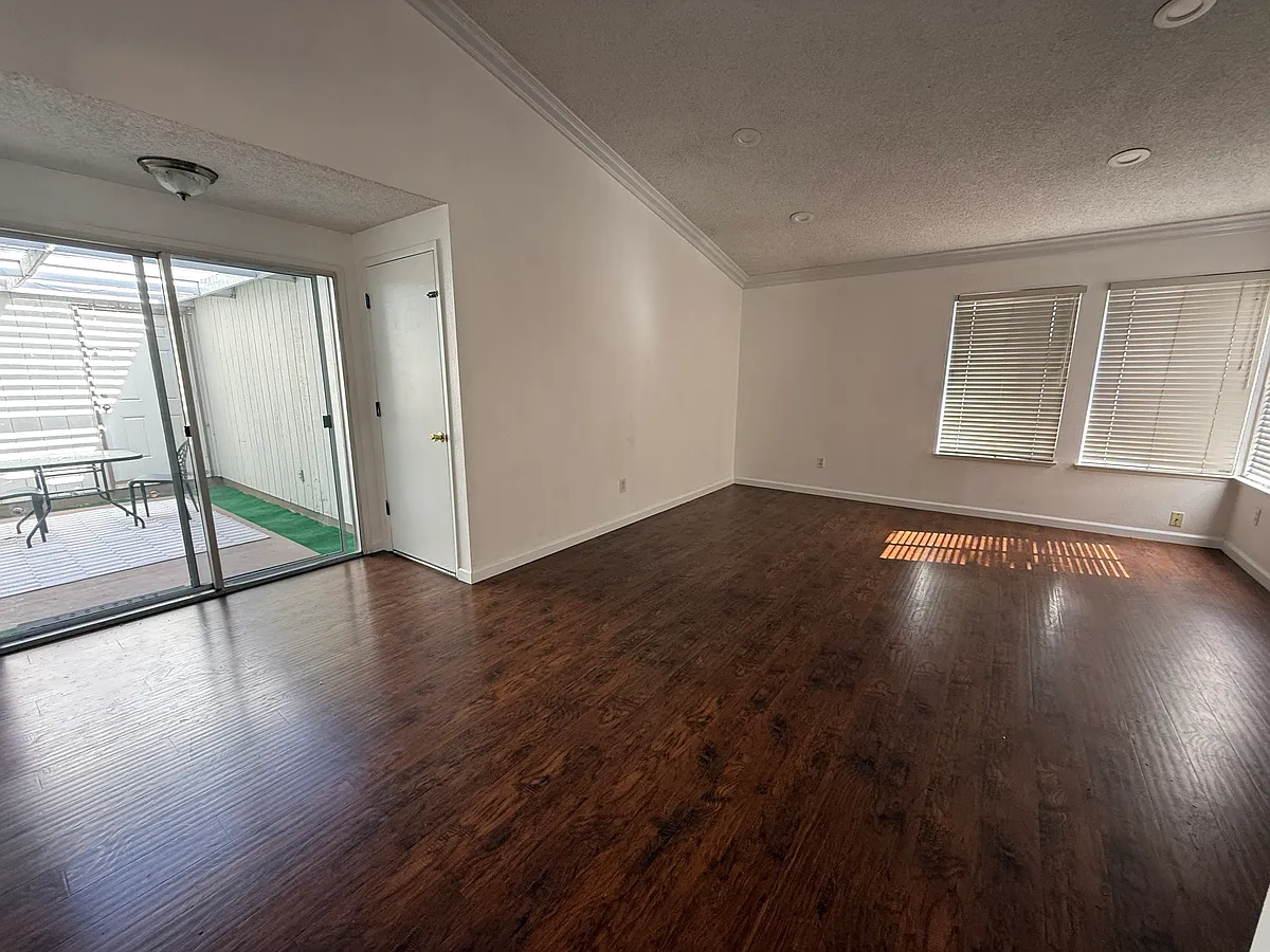 Building Photo - 2260 Apple Orchard Ct