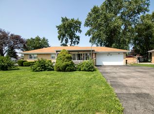7840 W 76th St, Bridgeview, IL 60455