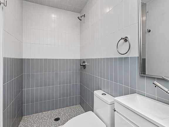 2nd image of 86 Chelsea St APT 1
