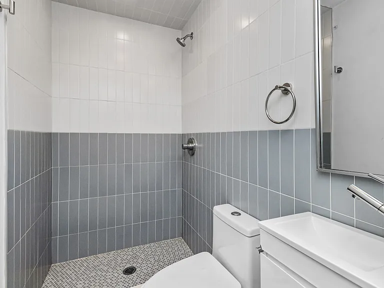 84 Chelsea St #1B — Photo 6