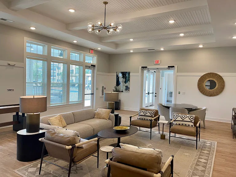 Azalea Bay Apartments — Photo 20
