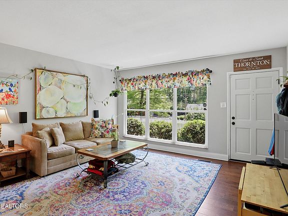 5th image of 305 Beechwood Dr