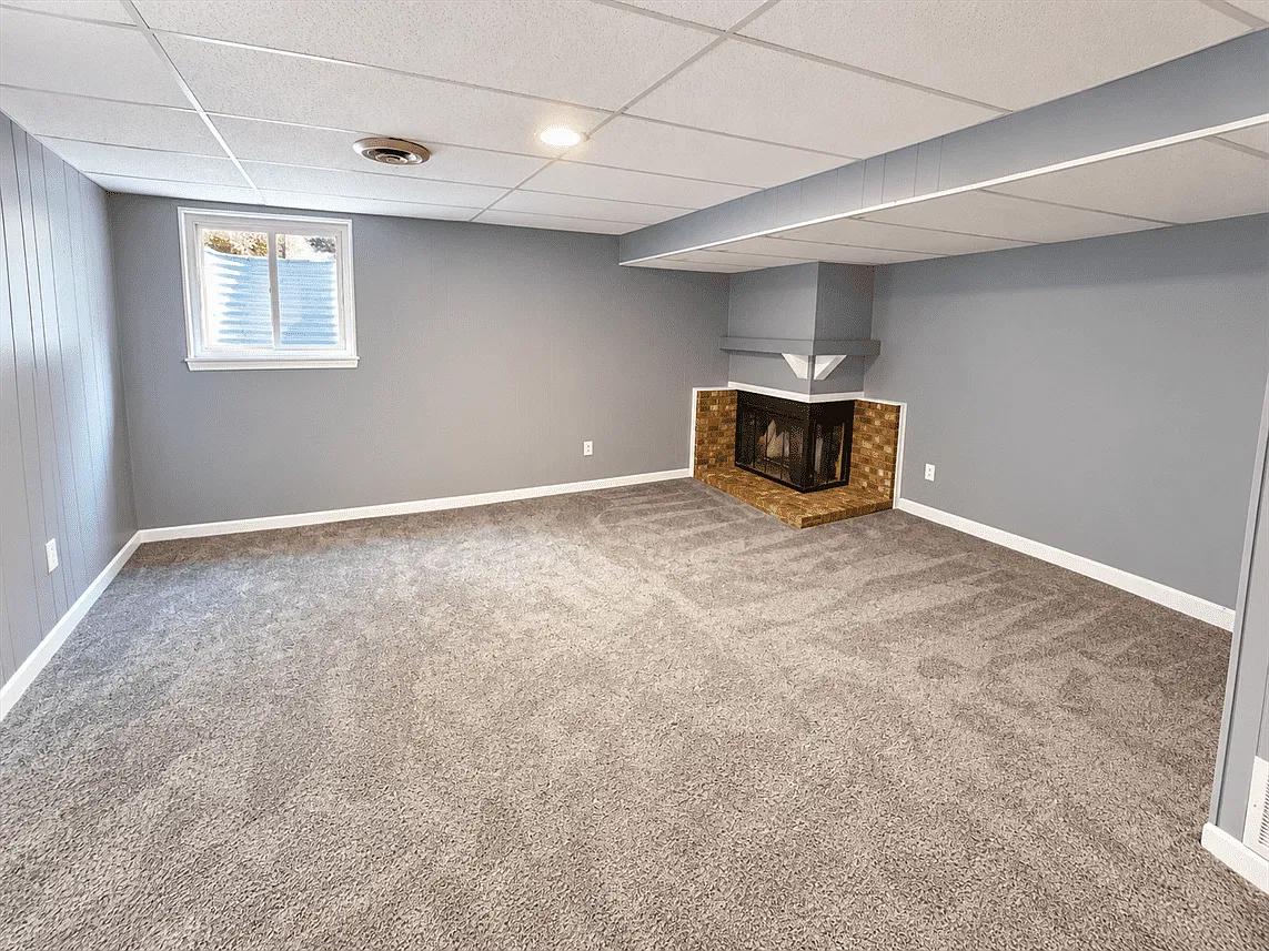 2 bed, 1.5 bath, 1336 sqft, $1,700 — Photo 4