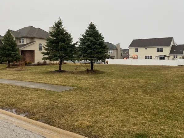 258 Pine St, Beecher, IL 60401